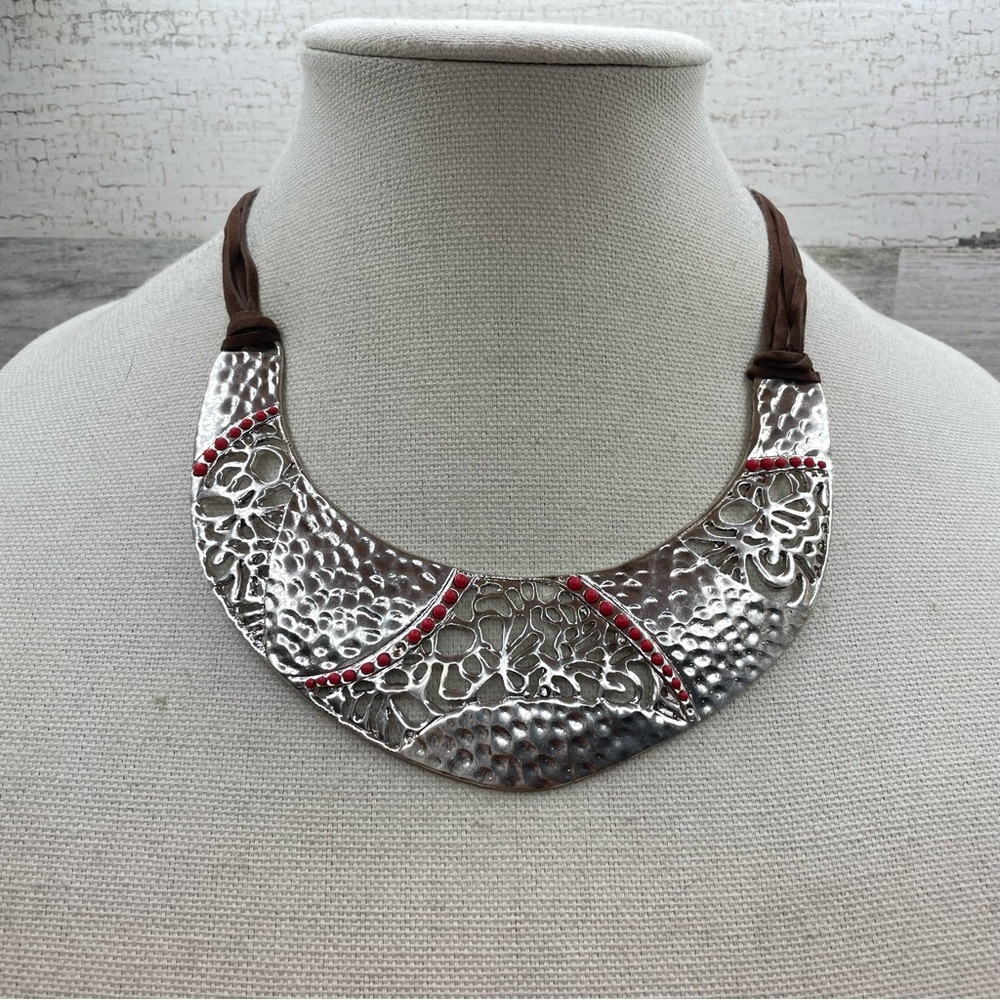 Beautiful Unsigned Leather Cord Silver Tone Bib Cuff Necklace Boho Statement